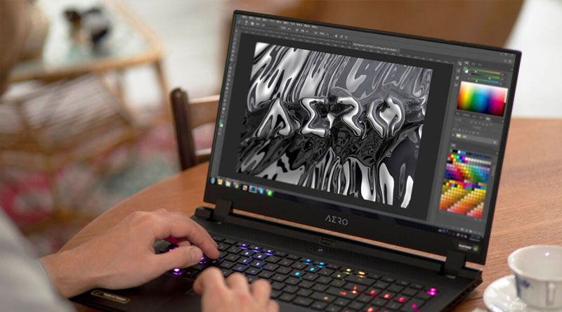 M&agrave;n h&igrave;nh rộng lớn, chuẩn m&agrave;u